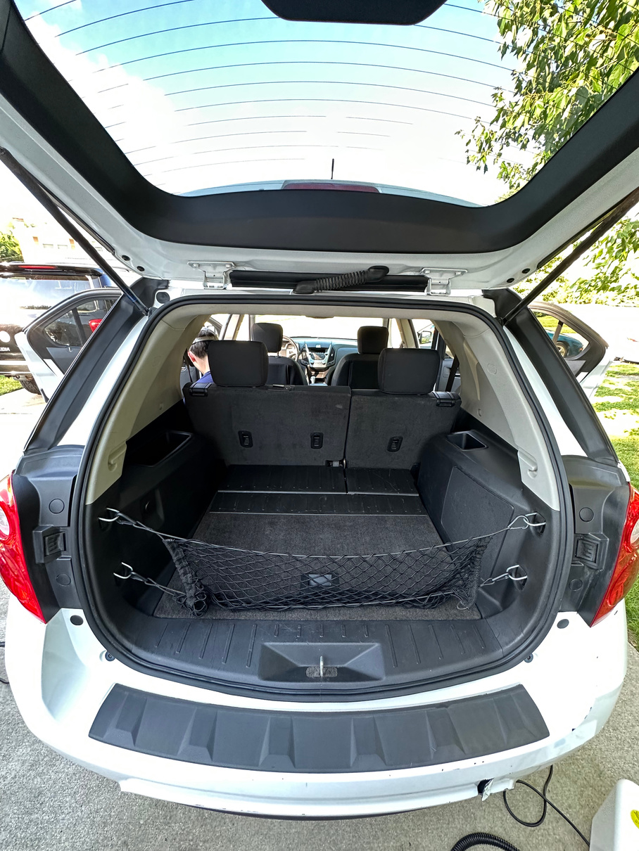 This Chevy Equinox received a basic exterior and interior detail.